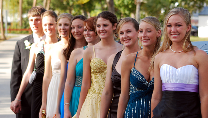 Prom and Graduation Limousine Service Aventura | Avanti Limousines